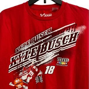NASCAR Kyle Busch M&Ms 2011 Graphic T-Shirt Size XL Chase Authentics Red Cotton